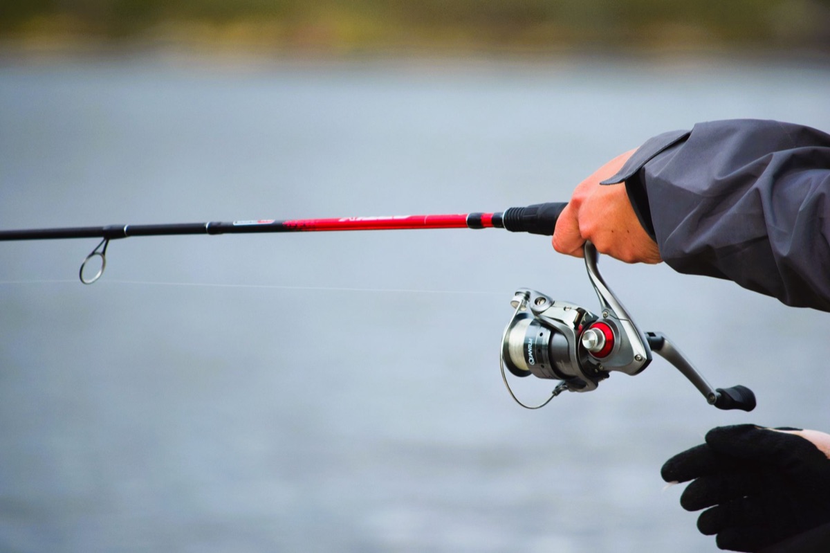 Carrete de hilo de pesca profesional para principiantes.
