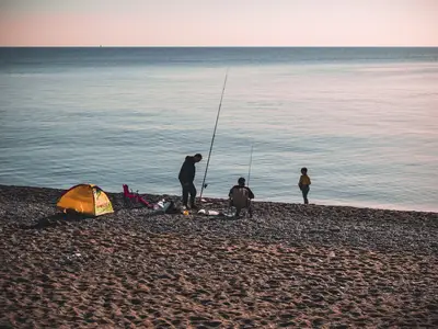 Attrezzatura pesca famiglia mare: come scegliere per principianti
